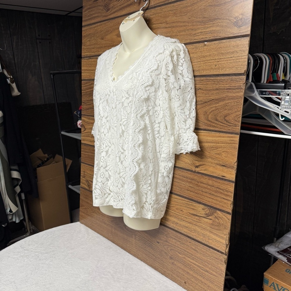 White Lace V-Neck Blouse size small no brand fully lined - Picture 7 of 8